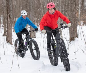 Delson prête des fatbikes et des trottinettes des neiges