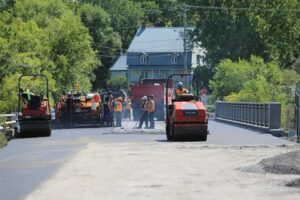 Les travaux au pont d&rsquo;accès à l&rsquo;écluse à Sainte-Catherine achèvent