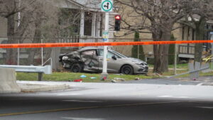 *MISES À JOUR* VIDÉO – Une voiture en fuite cause un accident sur l’autoroute 15 à La Prairie
