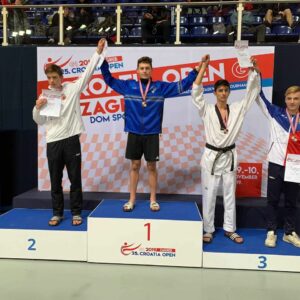 Alexander Genewicz récolte une médaille d’or à sa dernière compétition junior