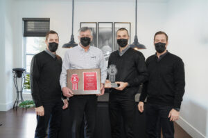 Kenworth Maska à Saint-Mathieu reçoit une distinction