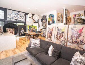 PHOTOS ET VID&Eacute;OS – Une maison transformée en galerie d'art