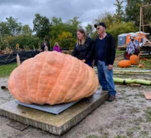 Une première citrouille de 2 000 livres au Canada