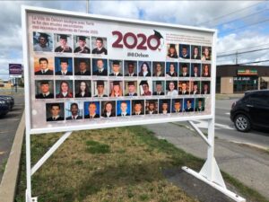 Leurs visages affichés à Delson pour souligner leur graduation