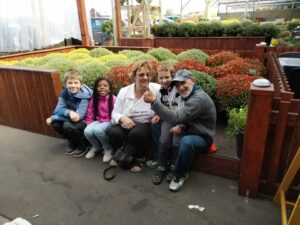 Une famille s’envolera pour Paris