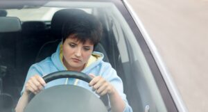 S’endormir au volant en raison de la fatigue est une infraction