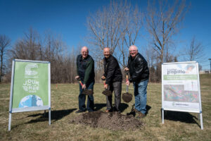 Saint-Constant devient l’ami des monarques