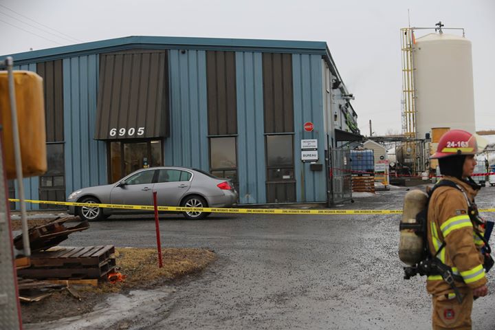 Intervention des pompiers dans une usine de produits chimiques à Sainte-Catherine