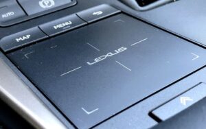 Lexus NX 2018 : quand la technologie crée plus de distraction qu’elle en évite