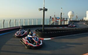 Un bateau de croisière  possède sa propre piste de Kart sur deux étages!