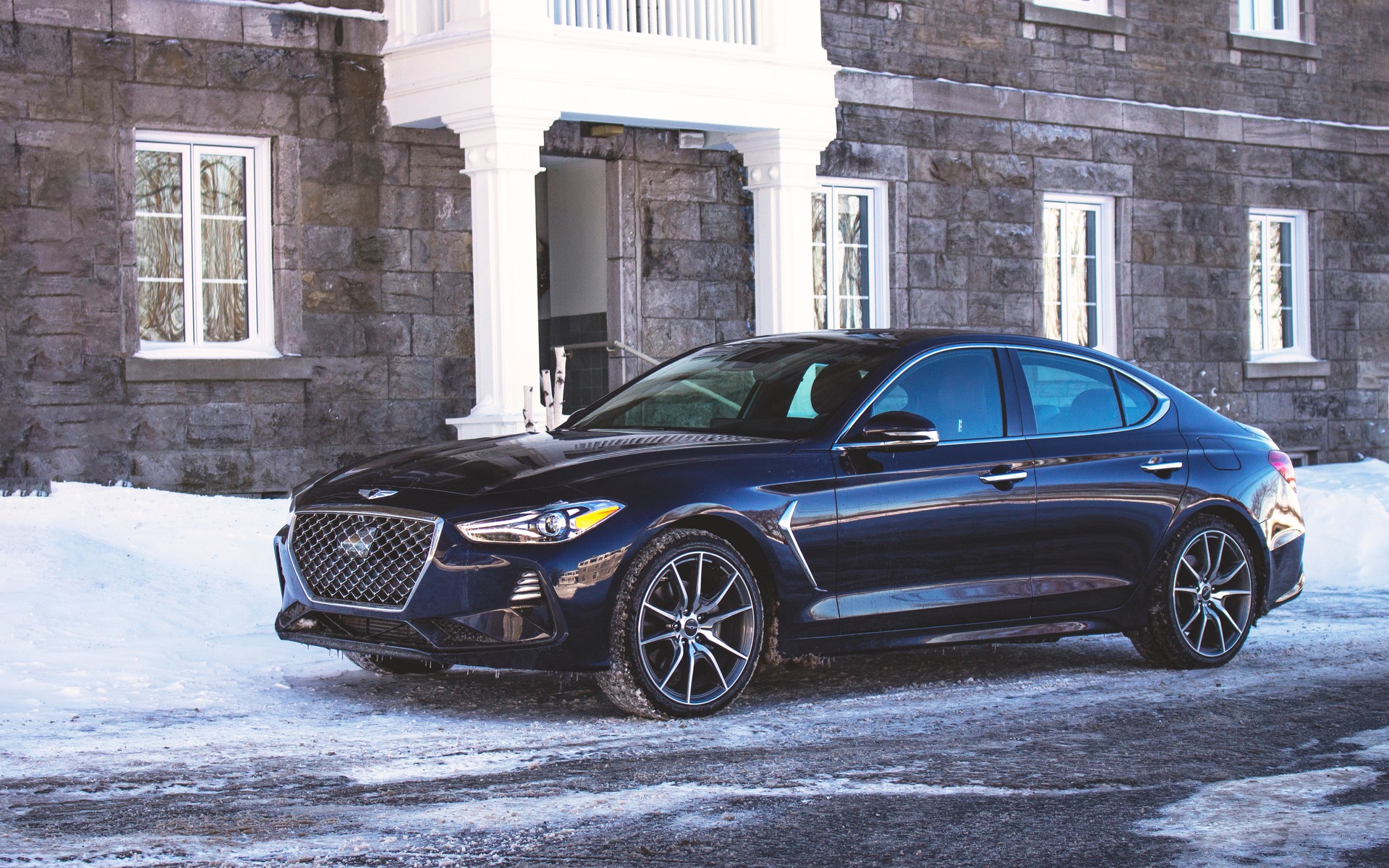 Genesis G70 2.0T Sport 2019 : dans les dents