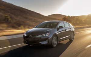 La Hyundai Elantra adopte une CVT pour 2020