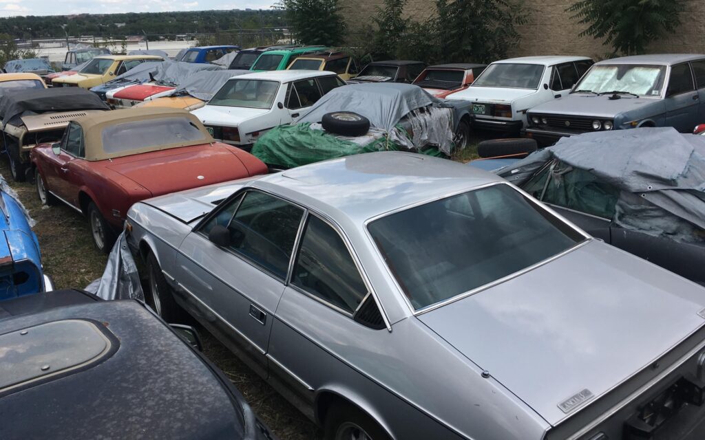 73 voitures abandonnées en vente pour 325 $