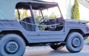 Véhicules de type militaire : bannis des autoroutes pour des raisons de sécurité, plaide Bonnardel