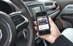 Texter au volant : comme traverser un terrain de foot les yeux fermés