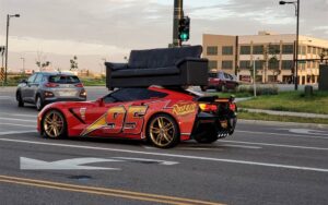 Comment ne pas transporter des meubles… avec une Corvette