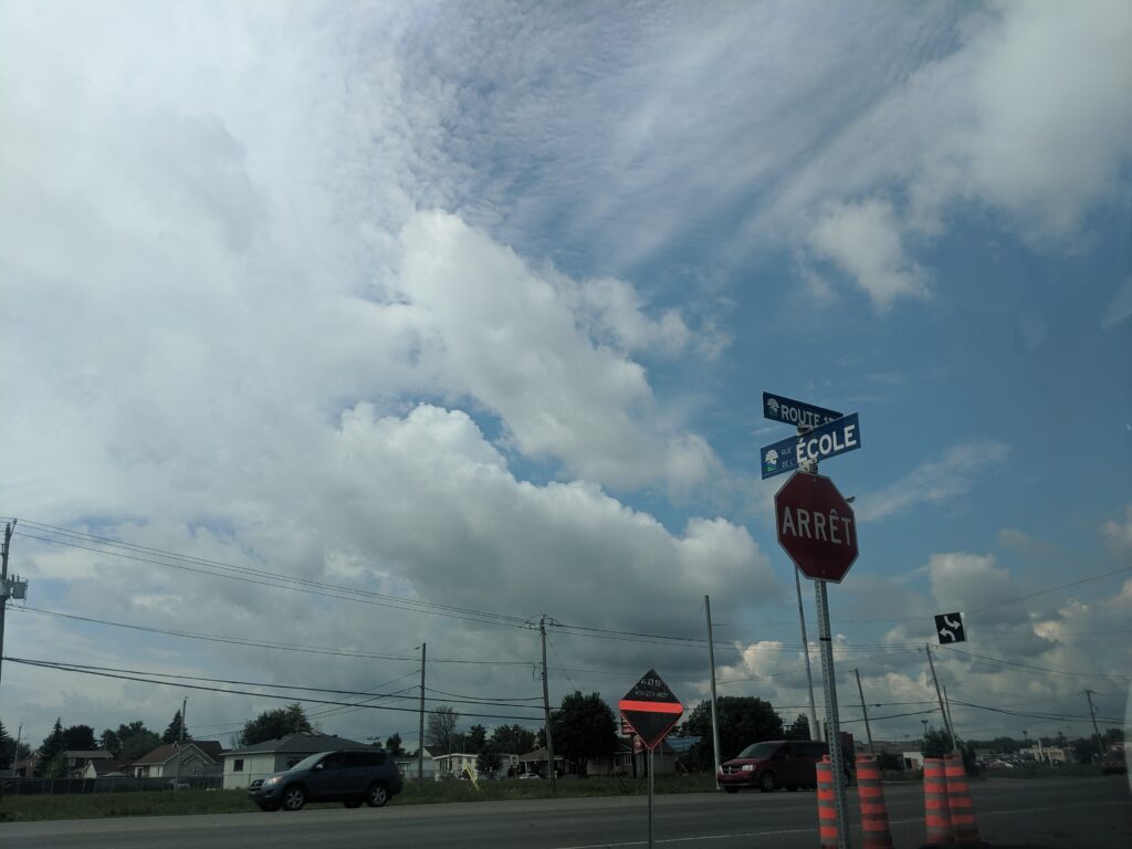 Sainte-Catherine modifie plusieurs règlements de circulation
