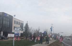 VIDÉOS – Des travailleurs de la santé manifestent à La Prairie