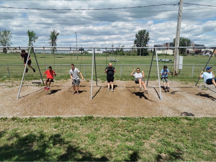 Des adolescents autistes s’épanouissent dans un camp de jour