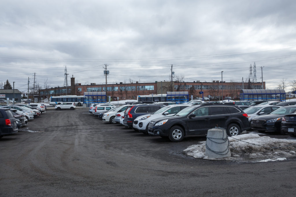 Débordement au stationnement incitatif Montcalm-Candiac : une solution en vue