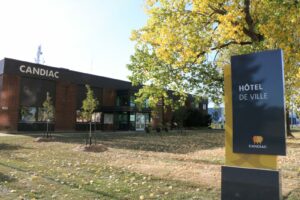 L'h&ocirc;tel de ville et la cour municipale rouvrent sur rendez-vous à Candiac