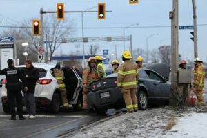 Accident impliquant quatre véhicules sur la route 132