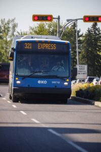 Municipalités et transport en commun: Québec accorde une aide de 2,3 G$