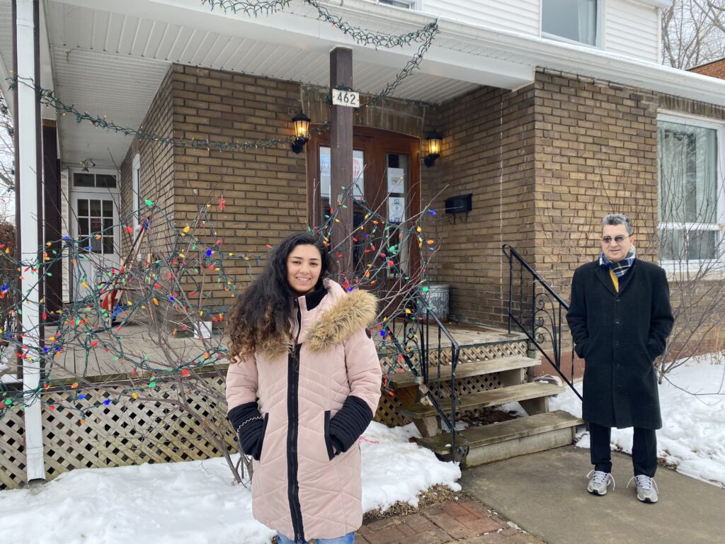 Isolés sans connaissances technologiques : l’Avant-garde lève le voile sur la fracture numérique