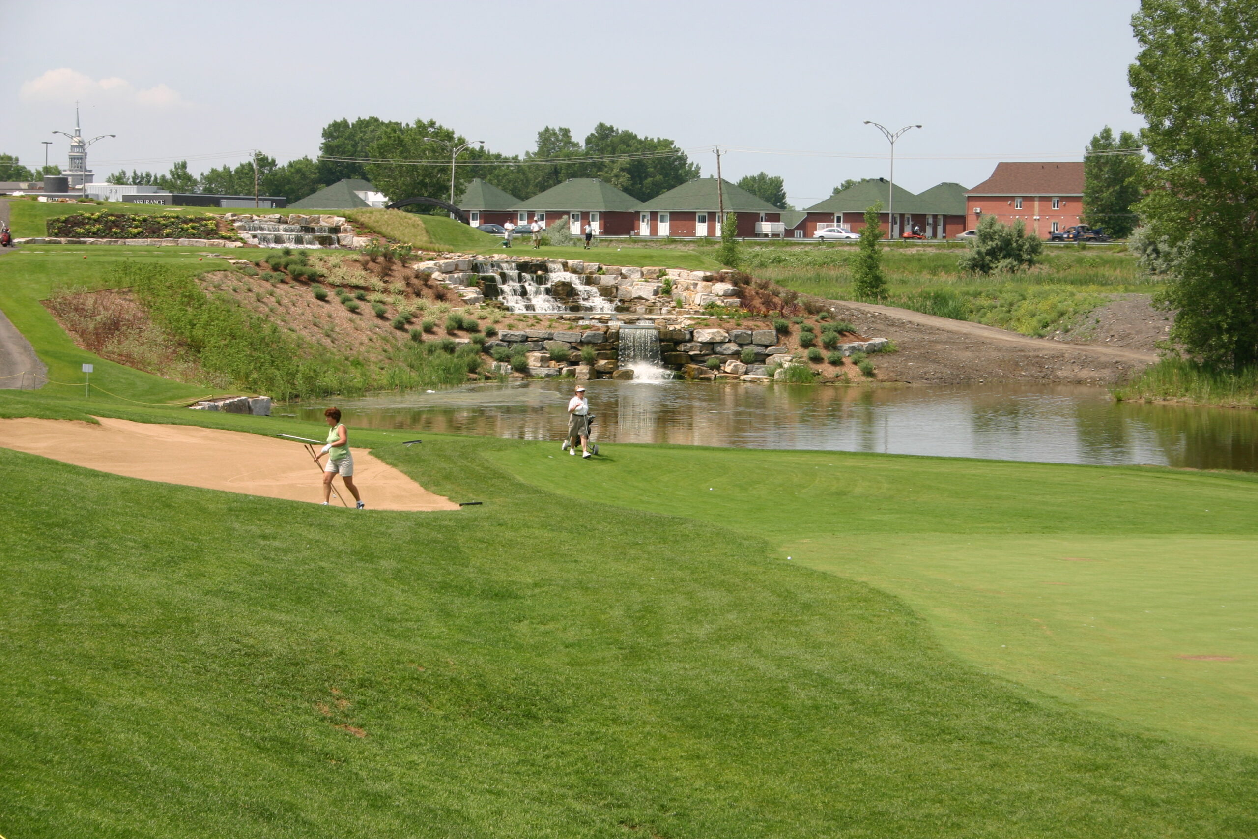 La neige tardive ravit les clubs de golf