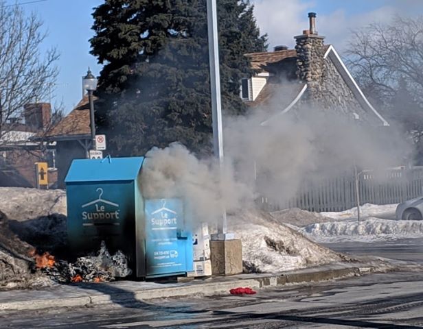 Une boîte de dons flambe à Sainte-Catherine