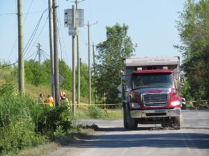 Un camion fauche des fils électriques à Saint-Philippe