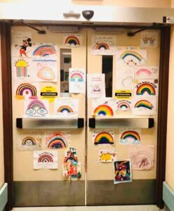 De l’espoir sur les portes de l’unité des soins intensifs