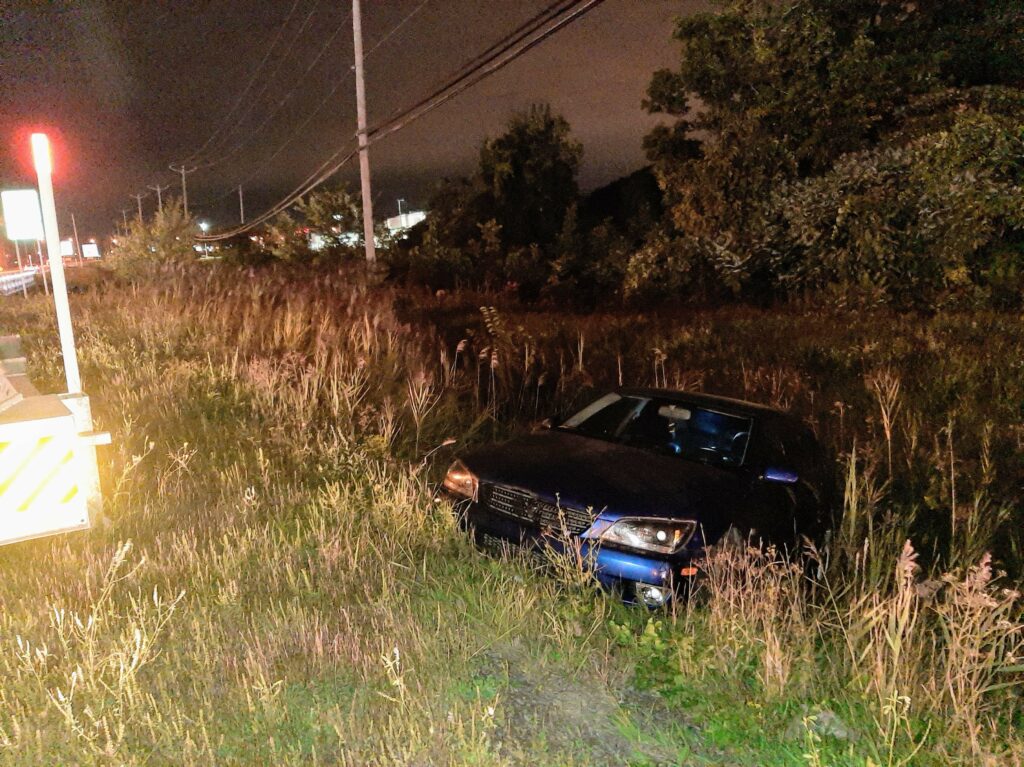 VIDÉO – Sortie de route d’un conducteur aux capacités affaiblies à Sainte-Catherine