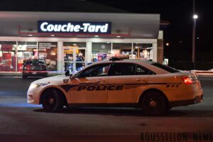 Un homme en attaque deux autres avec un bâton de baseball à Saint-Constant