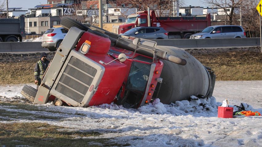 VIDÉO – Bétonnière renversée sur l’A15 à Candiac