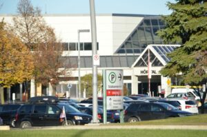 Médecin testée positive : elle avait travaillé au CHAL avant d’être contagieuse, assure la Santé publique