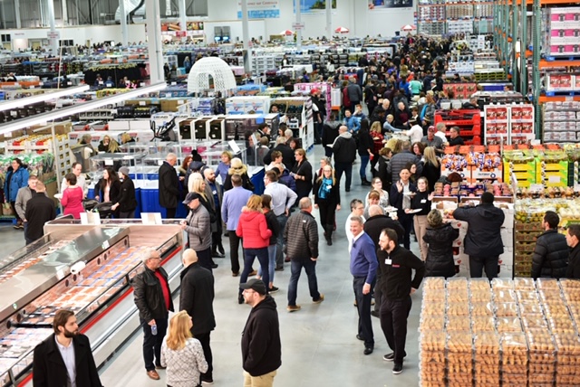 Beaucoup de trafic pour se rendre au nouvel entrepôt Costco