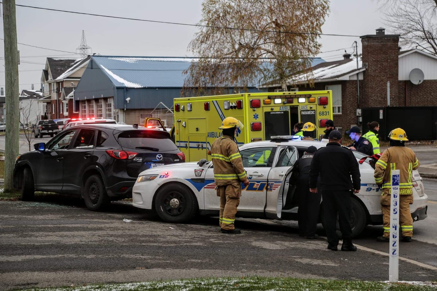 Une femme est victime d’un malaise et fonce dans un poteau à Sainte-Catherine