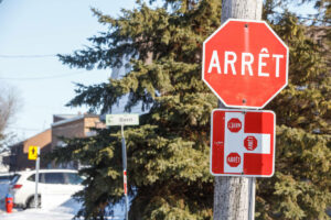 Un automobiliste tente de faire annuler une contravention à une intersection «particulière»