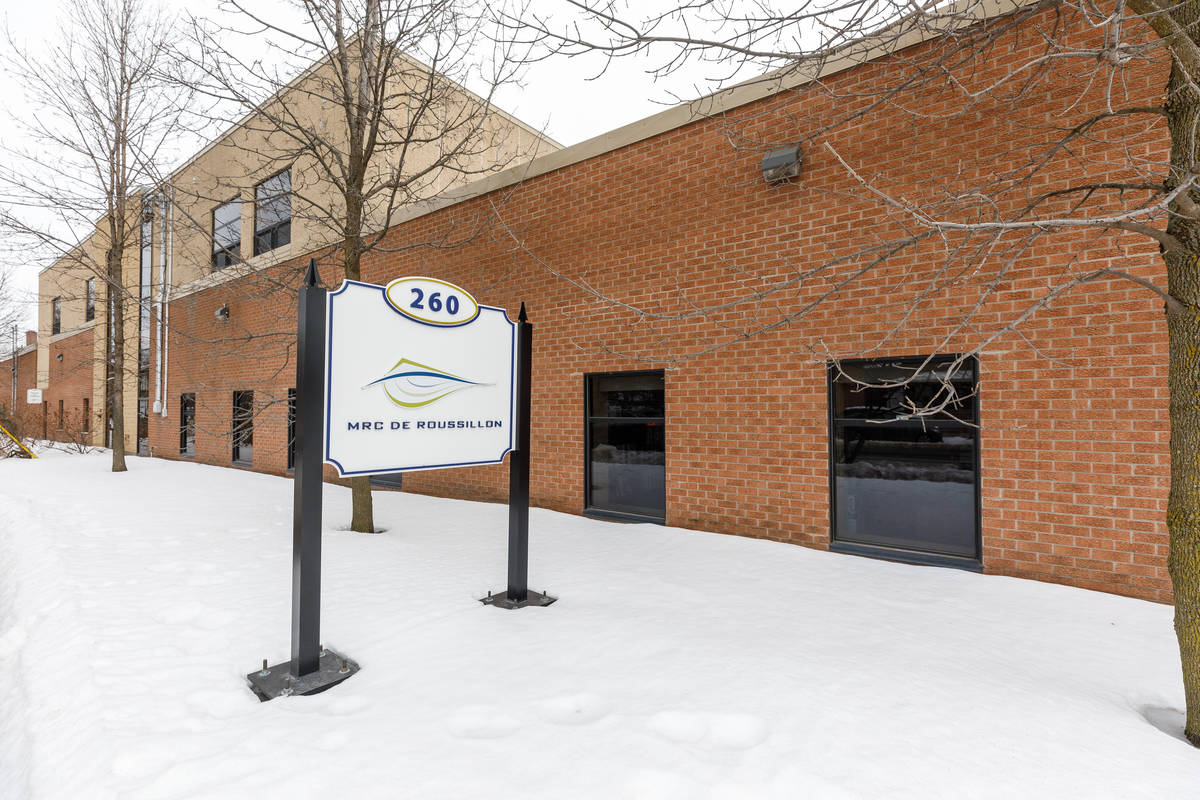 La MRC de Roussillon siège aussi à huit clos
