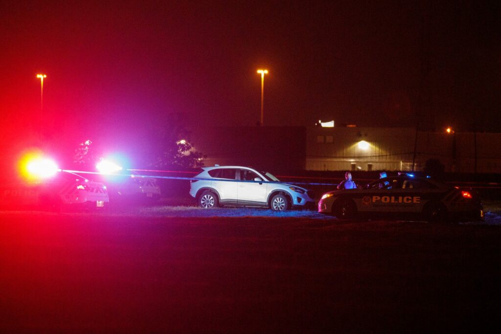 Un bébé meurt écrasé par une voiture