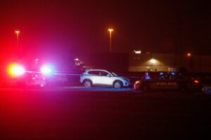 Un bébé meurt écrasé par une voiture