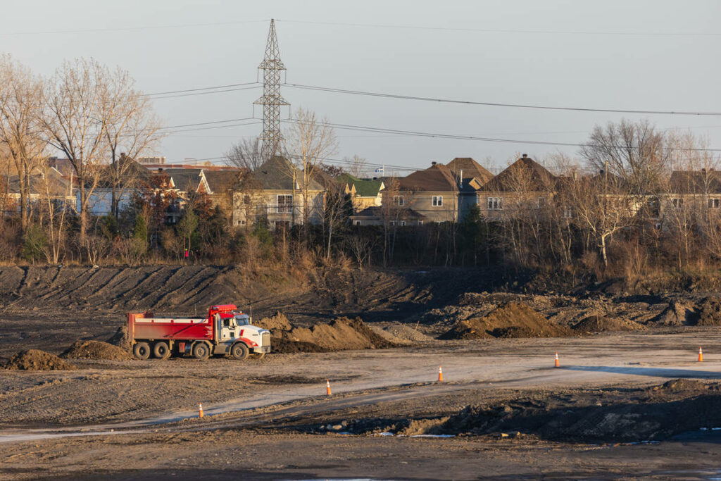 VIDÉOS – Le Journal visite la carrière à La Prairie