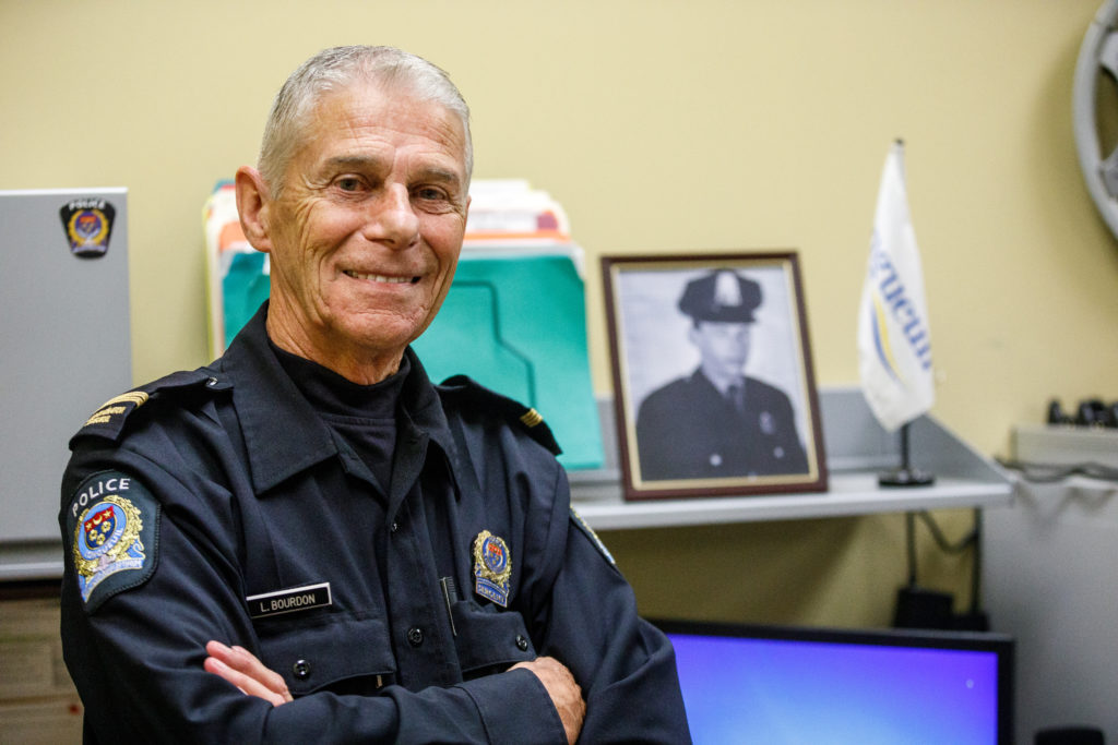 Record canadien : 55 ans de service pour un policier de Longueuil