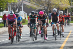 Les cyclistes avaient rendez-vous au Critérium Lapraicycle