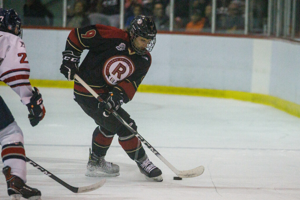 Les Riverains s’entraînent intensément et gardent le moral, assure l’entraîneur-chef