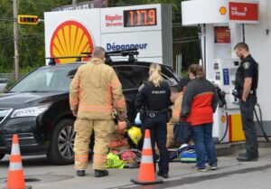 Un enfant secouru dans une station-service