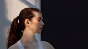 Voici les petits écouteurs à suppression de bruit ambiant et ils ne sont pas chers!