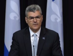 Québec sonde le public sur le traçage des cas de COVID-19