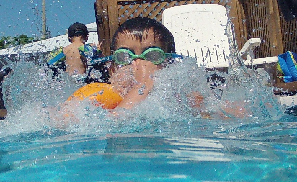 Le retour des beaux jours coïncide avec la permission des petits rassemblements